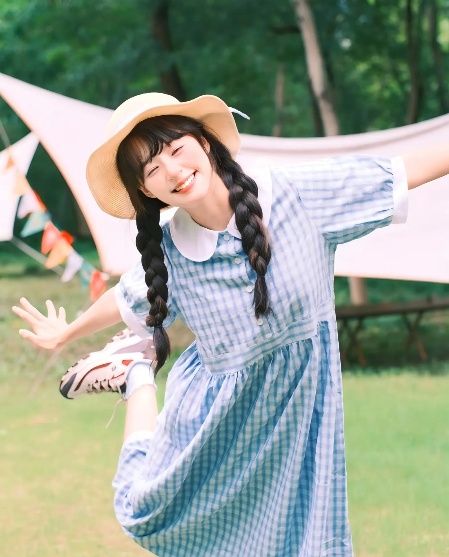 14067.webp
